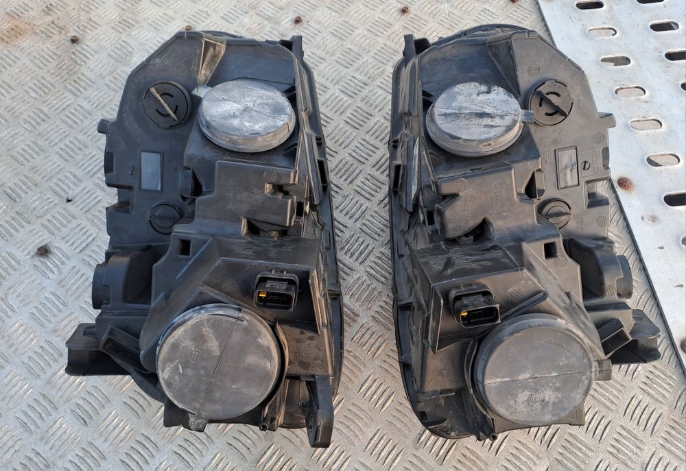 Dois Farois Peugeot PARTNER