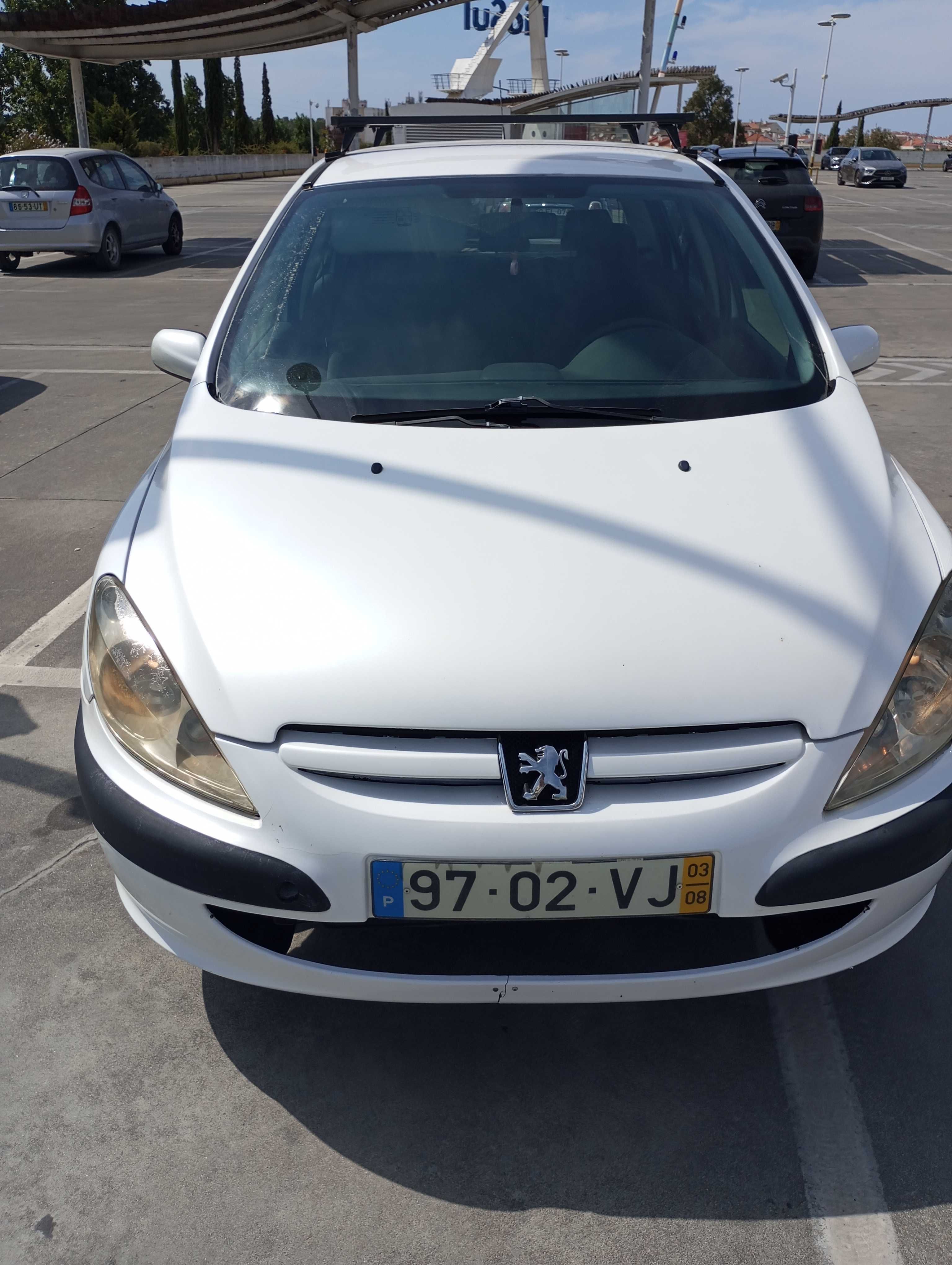 Carro impecável IUC pago a circular perfeitamente