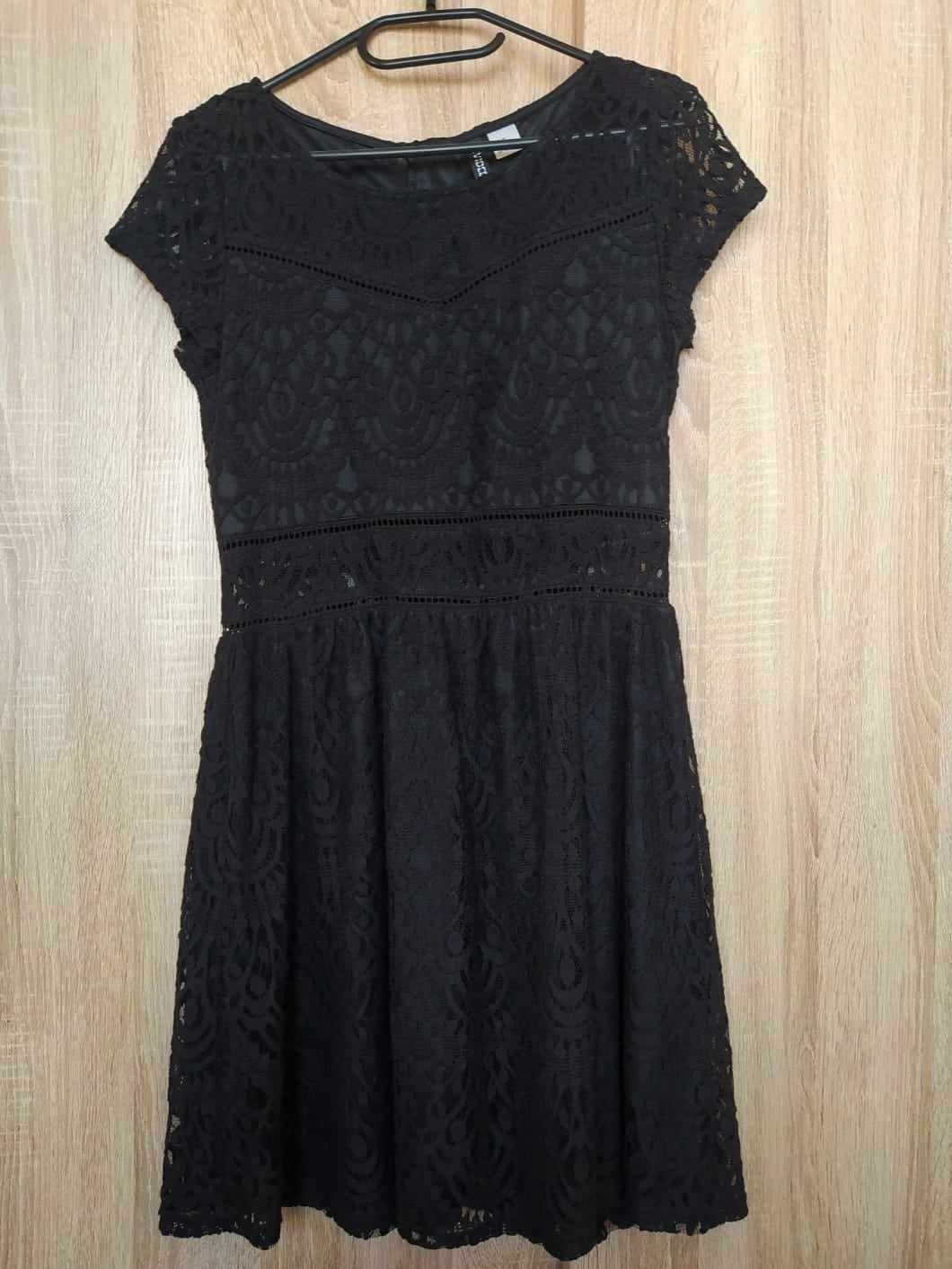 Koronkowa czarna sukienka rozmiar 38