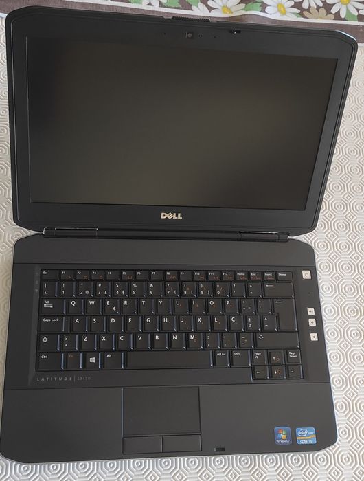 Portátil Dell. E5430. RAM 8GB. Intel Core i5. a 2.7 GHz. Disco 462GB
