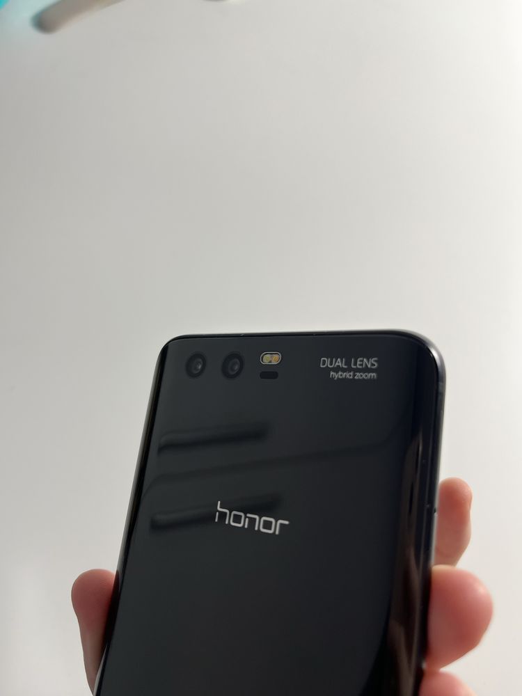 Смартфон Honor 9 STF-L09 4/64Gb