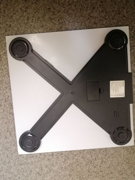 Напольні ваги Saturn