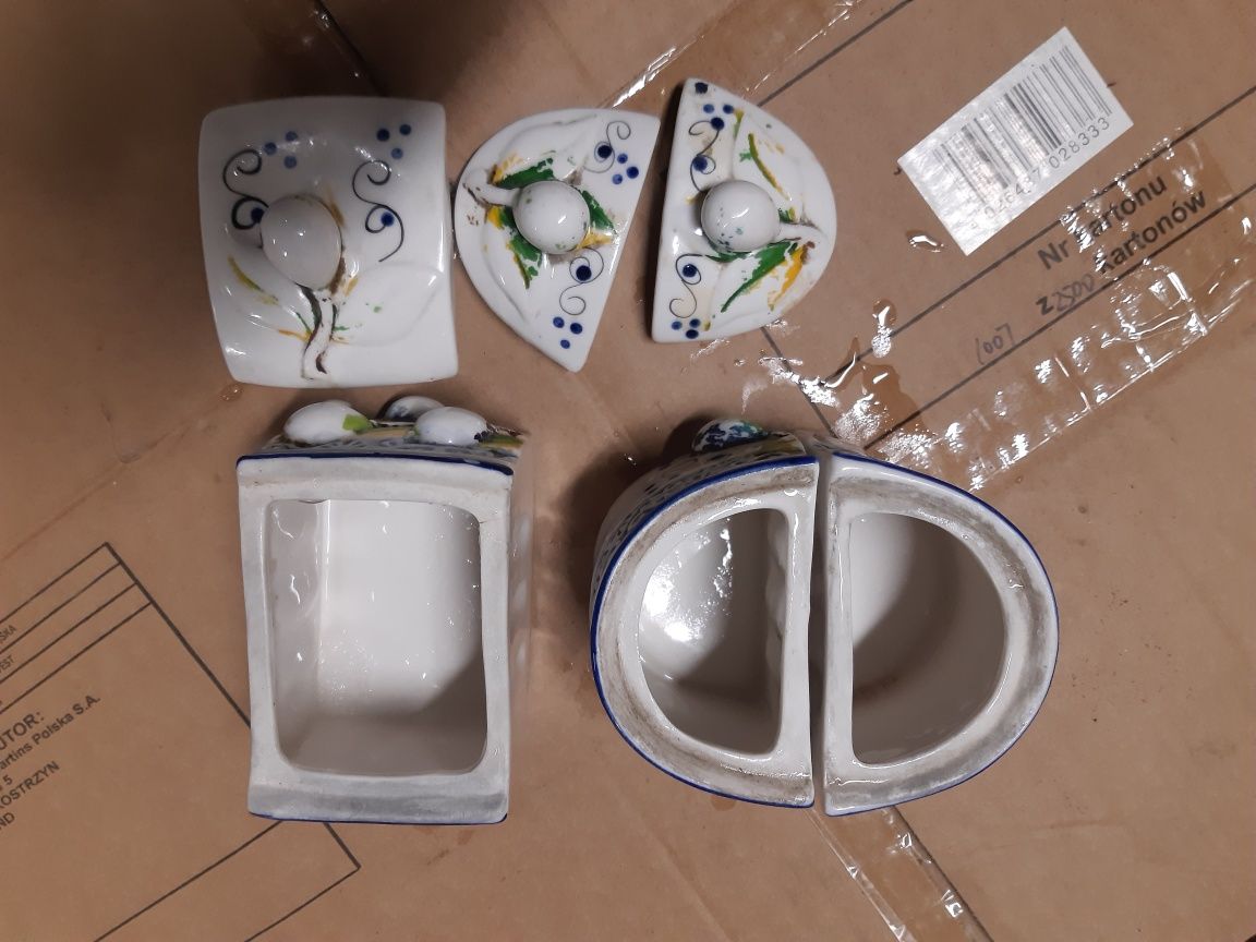 Pojemniki  porcelanowe na sól cukier   itp z Prl-u 3szt.