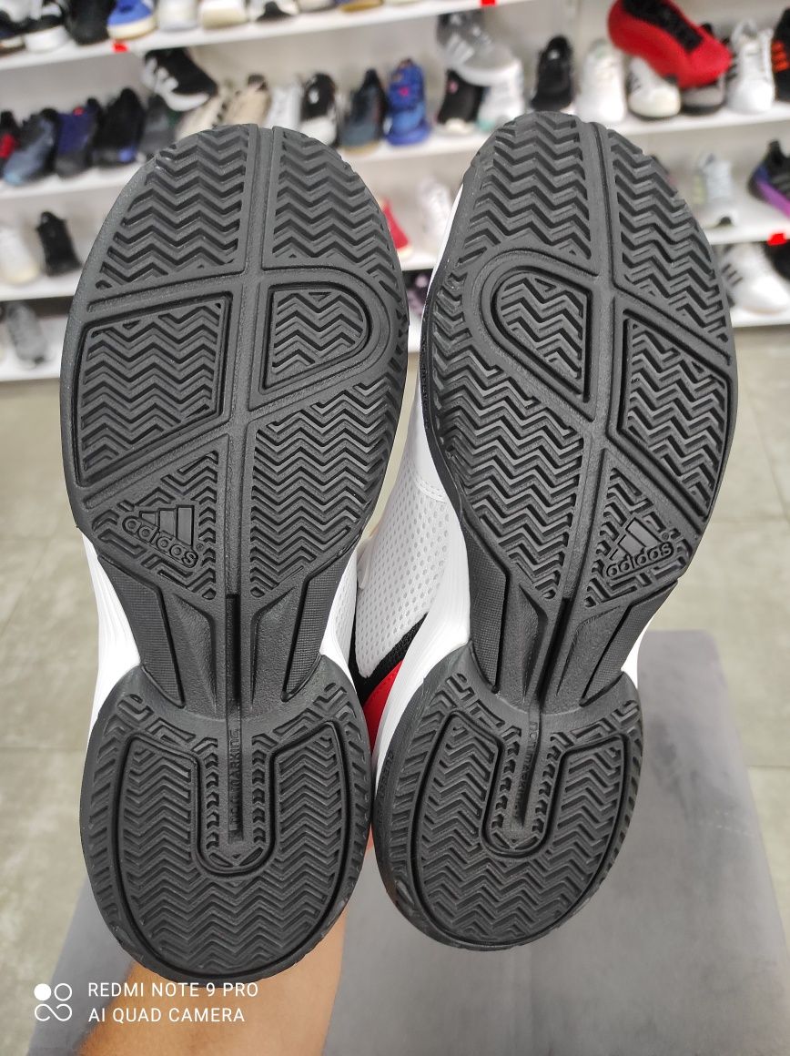ОРИГІНАЛ 100% Кросівки Adidas Взуття для тенісу Courtflash JI2447 39