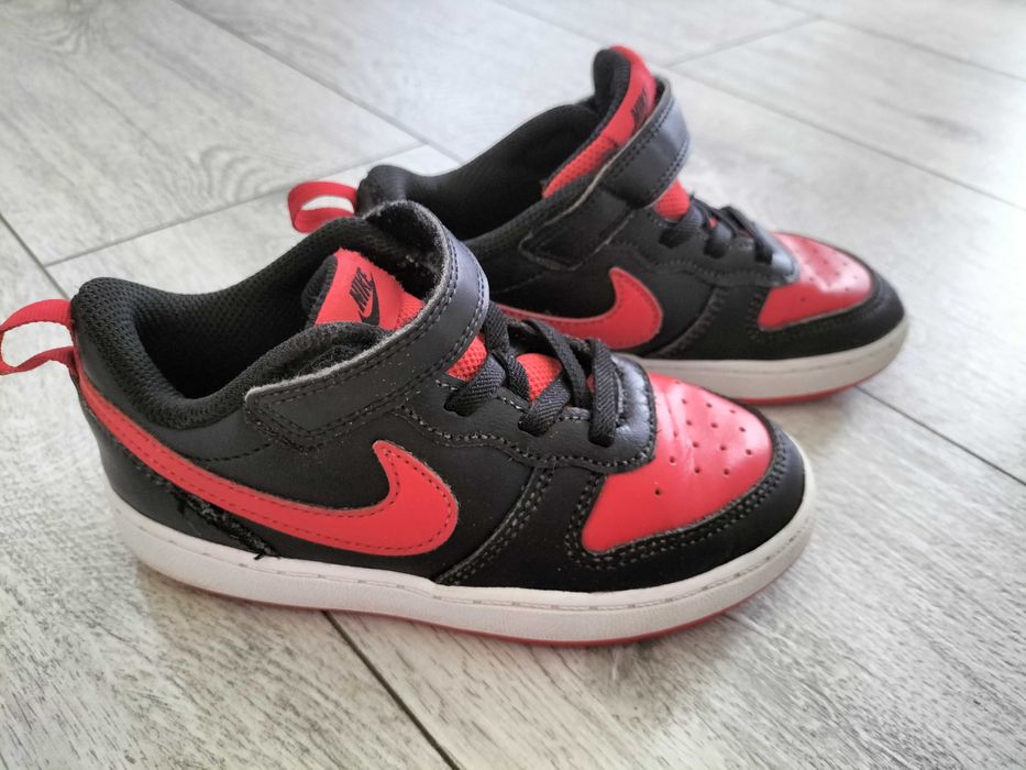 Adidasy czarne / czerwone NIKE 27