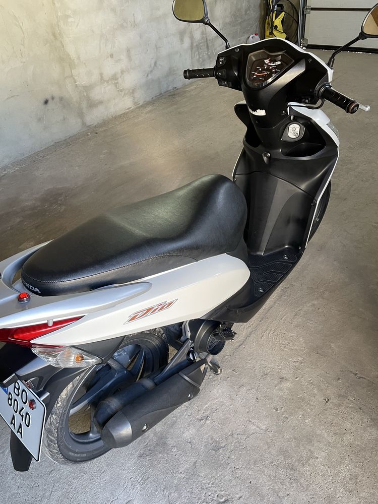 Продам скутер Honda Dio 110 кубів