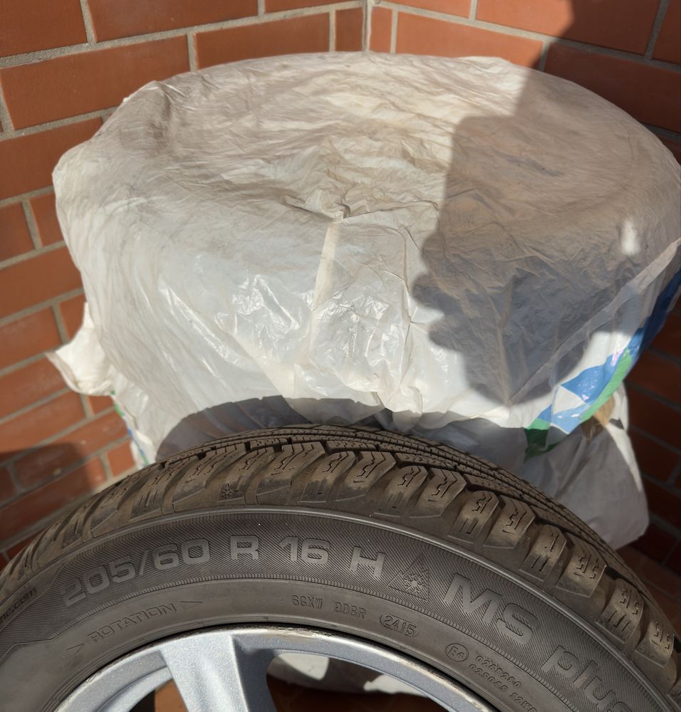 Sprzedam felgi aluminiowe+opony Mercedes B klasa 245