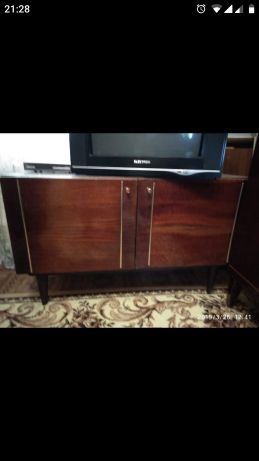 Продаю тумбу под ТВ