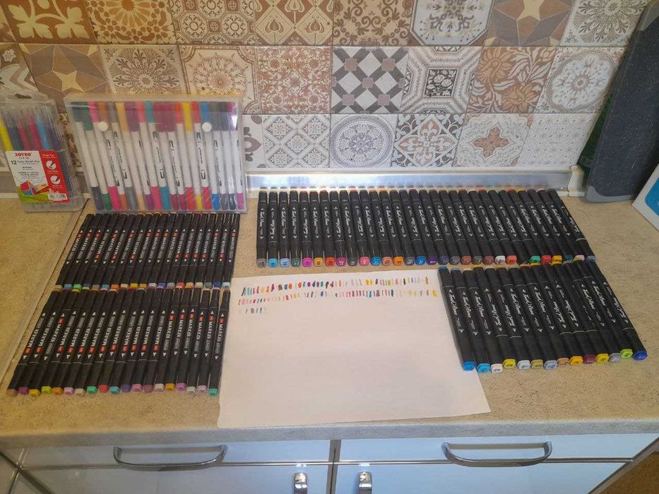 Лот фломастерів для малювання