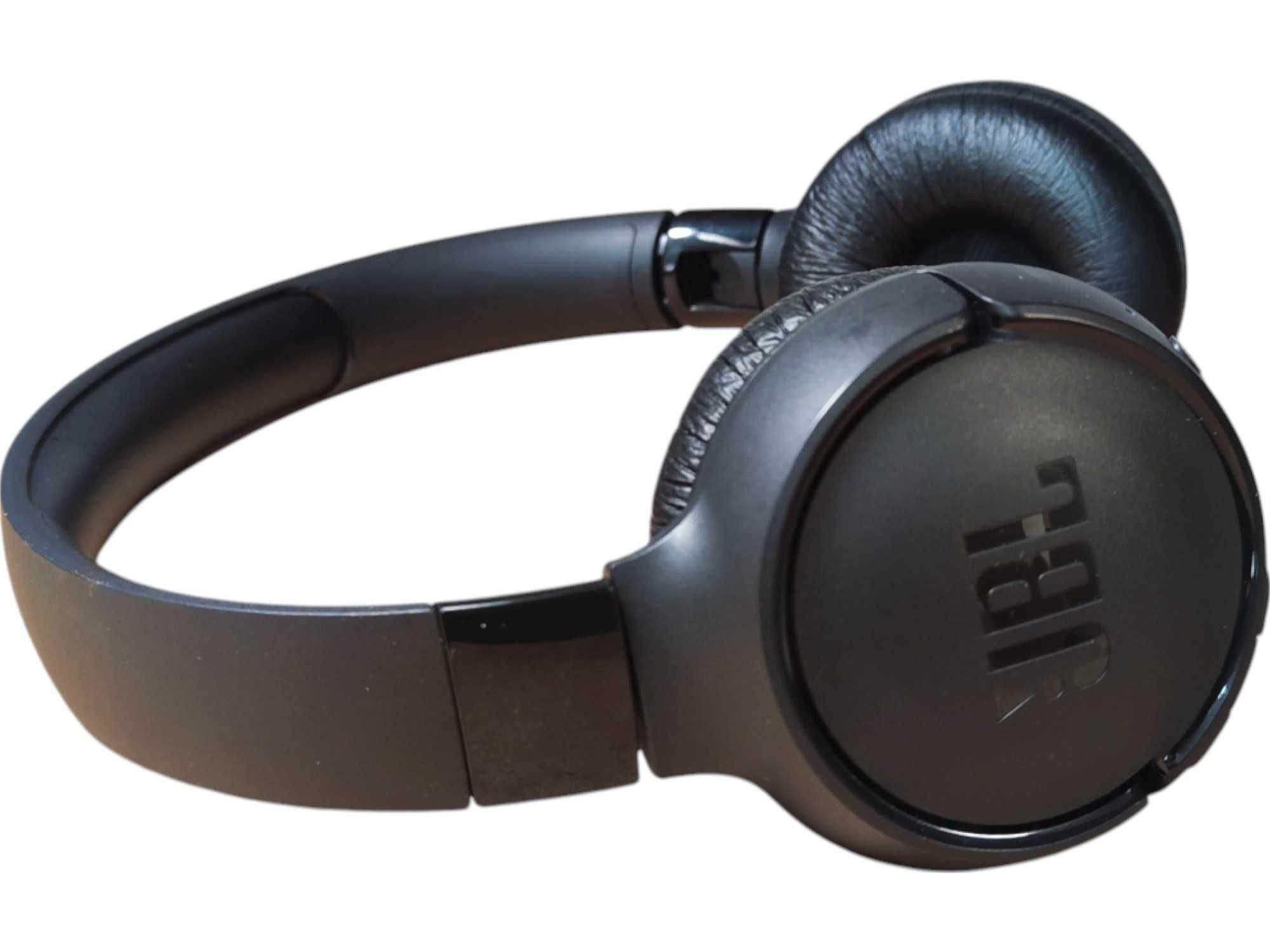 Nauszne słuchawki bezprzewodowe JBL Tune 525BT Czarne