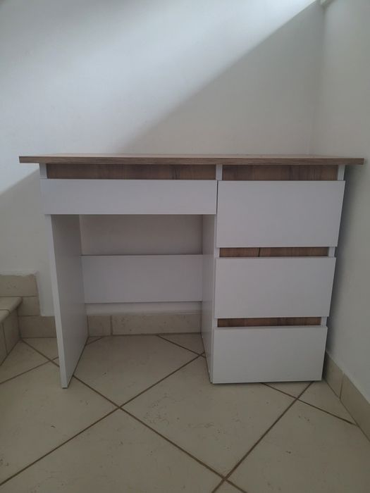 Biurko z szufladami