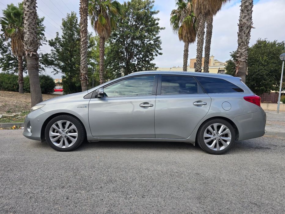 Toyota Auris Touring Sports 1.8 HSD Exclusive+TSS