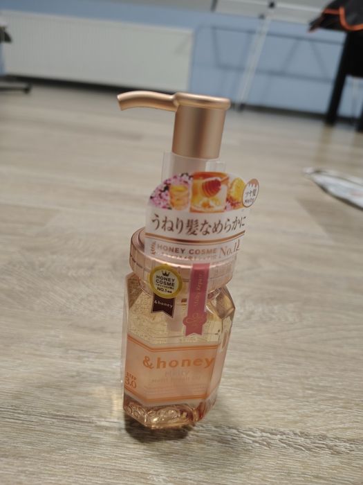 Głęboko wilgotny olejek do włosów Honey Cosme no.1 kosmetyk japoński