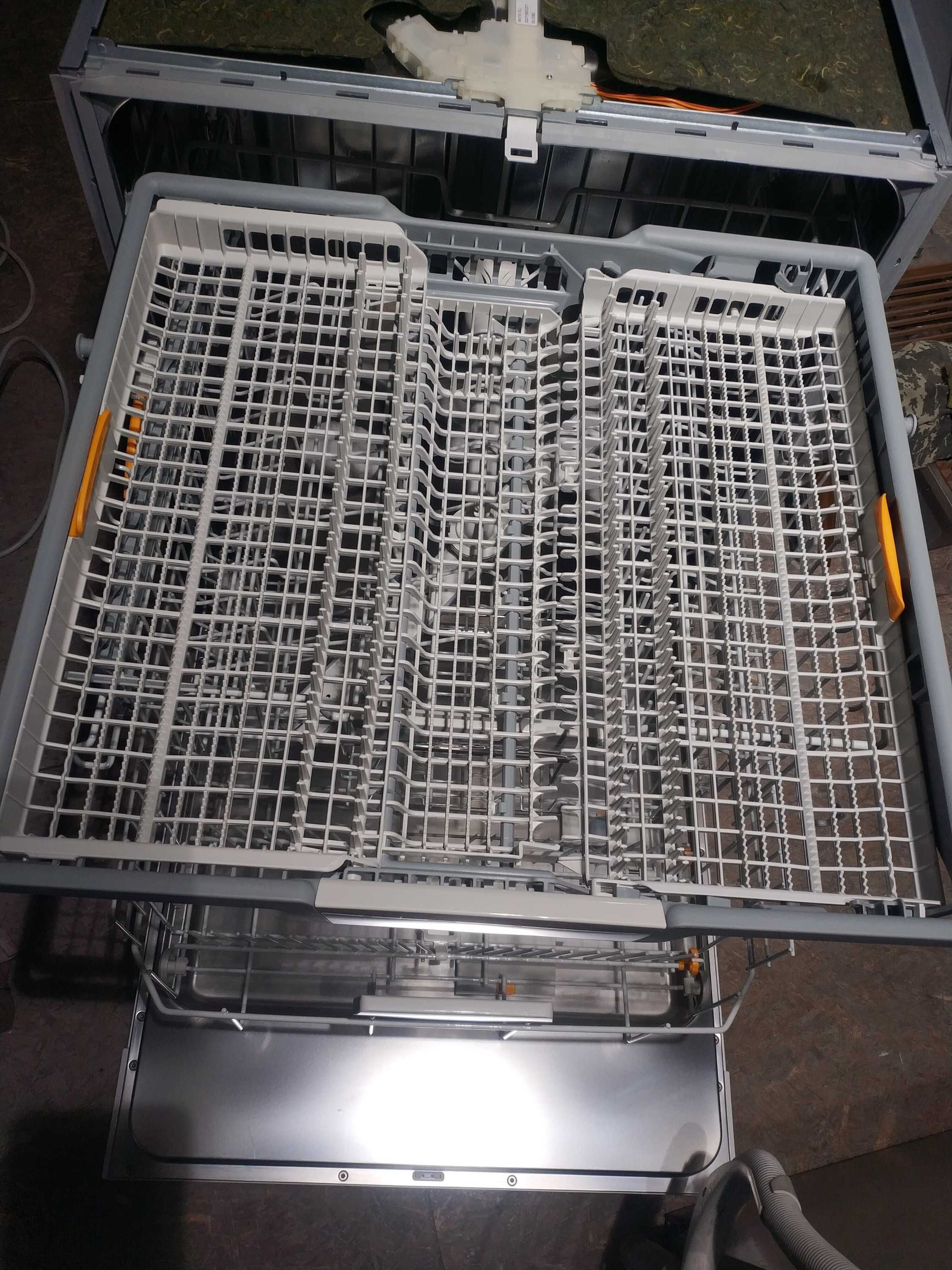 Встраиваемая белая посудомоечная машина Miele G 5210 AutoOpen