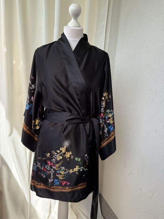 Ted Baker kimono krótkie czarne kwiaty rozmiar 12 / 14
