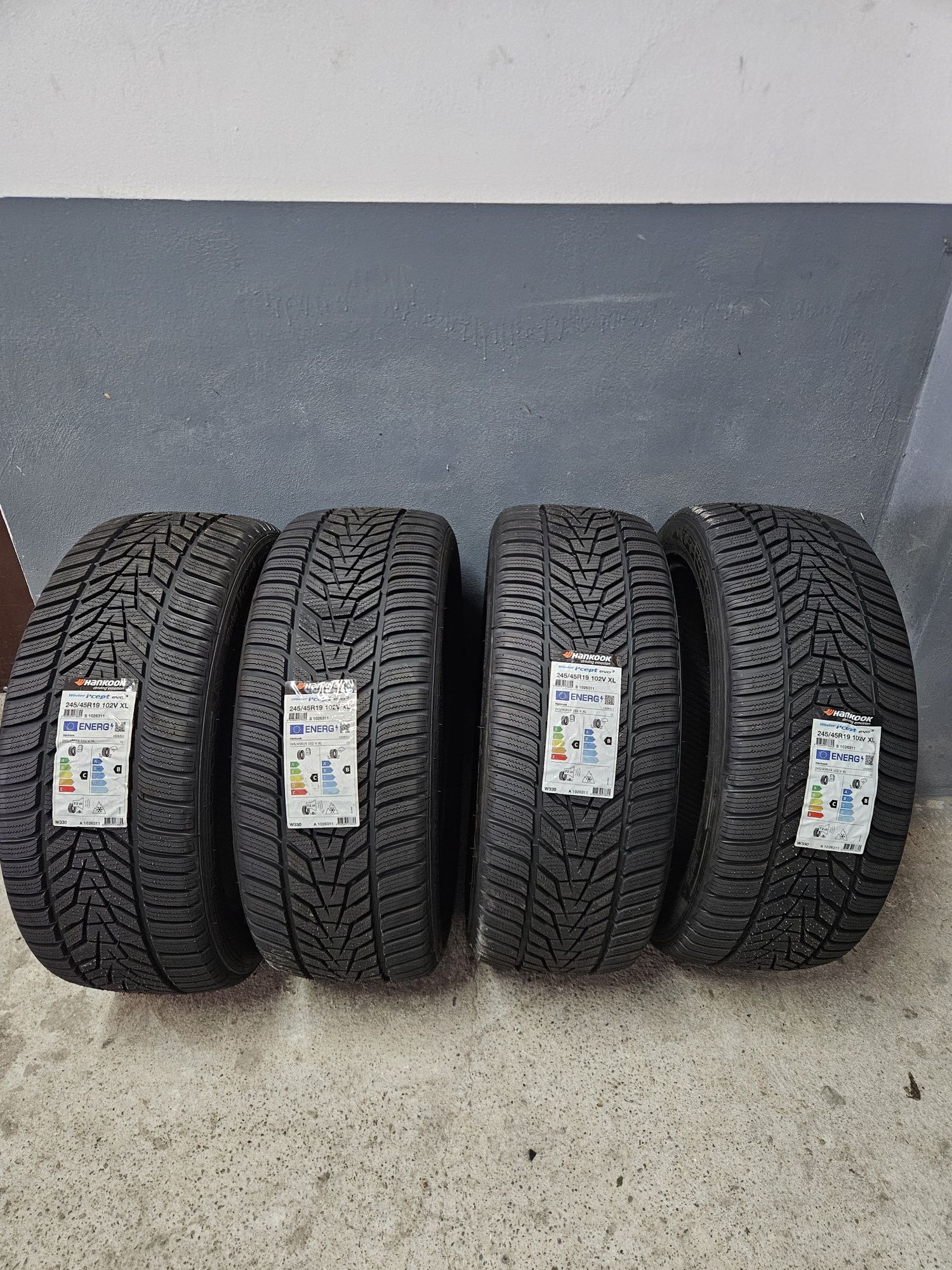 4 nowe opony zimowe HANKOOK 245/45/19 102V XL