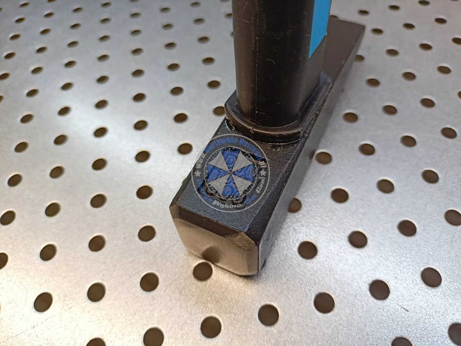 Młotek 0,5kg Młotek ślusarski FIBERGLASS 500g młotek 500g