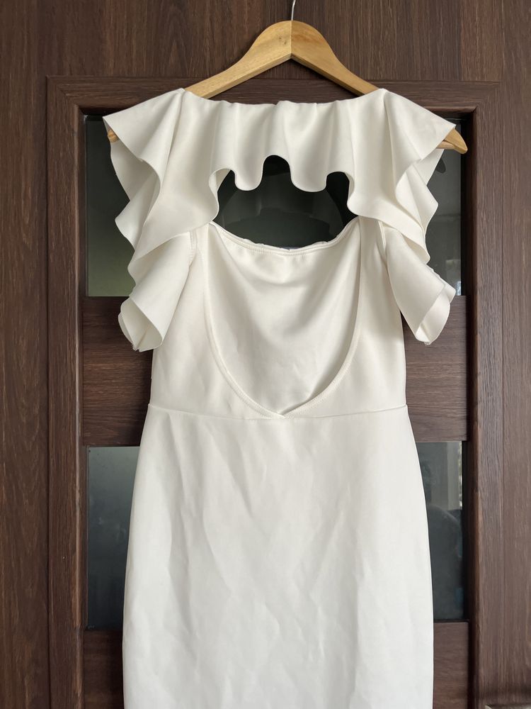 Biała sukienka wizytowa z rozcięciem falbanki  Asos r.40,