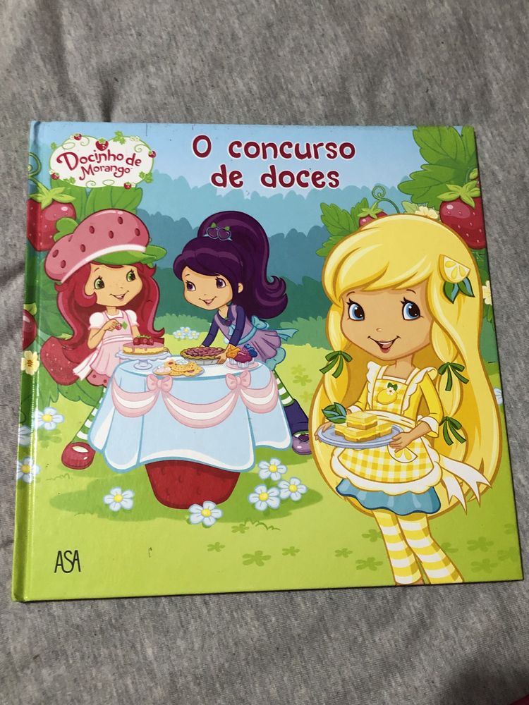 Conjunto de livros da docinho de morango