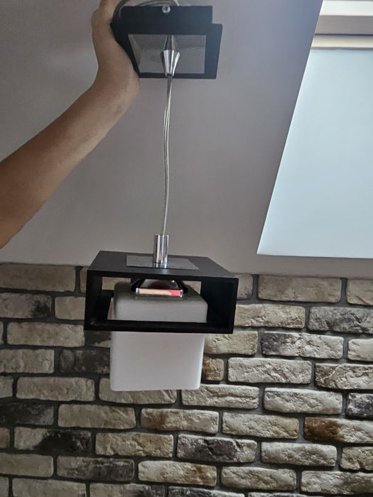 Żyrandol/ lampa wisząca l z mlecznym kloszem