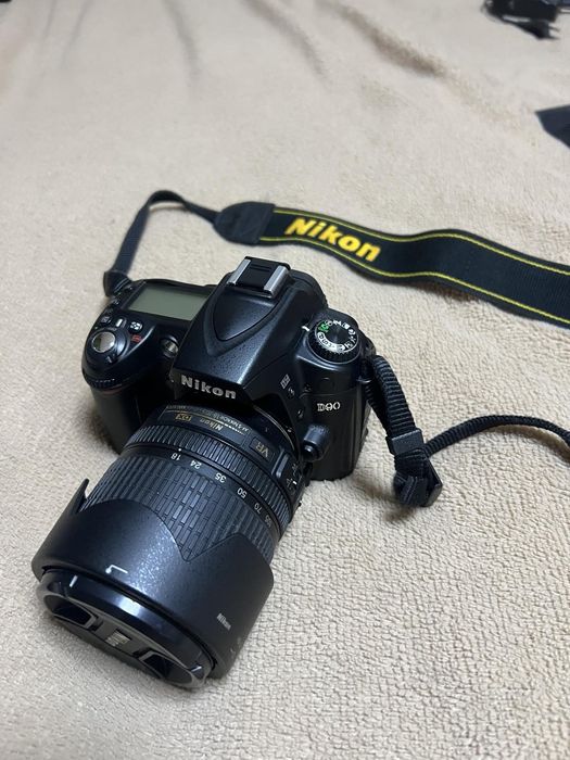Фотоапарат Nikon D90