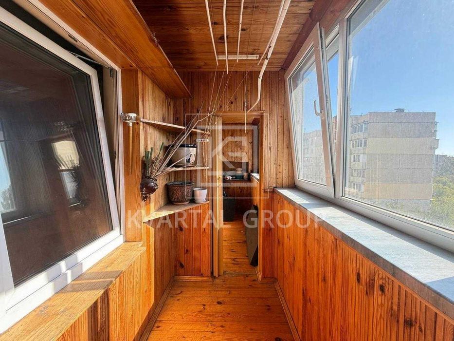 Продам ГАРНУ 2к квартиру з ремонтом, меблями, технікою. Балкон.