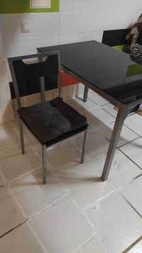 mesa vidro preto e cadeiras / moveis de sala