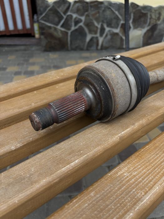 Продам шрус ,поворотний кулак на хонда аккорд 8 2010 року.