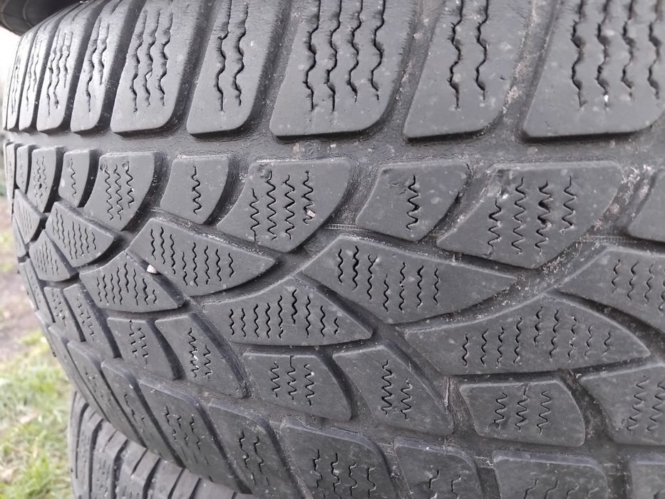 Opony zimowe 4 sztuki 205/60 R16 M+S DUNLOP