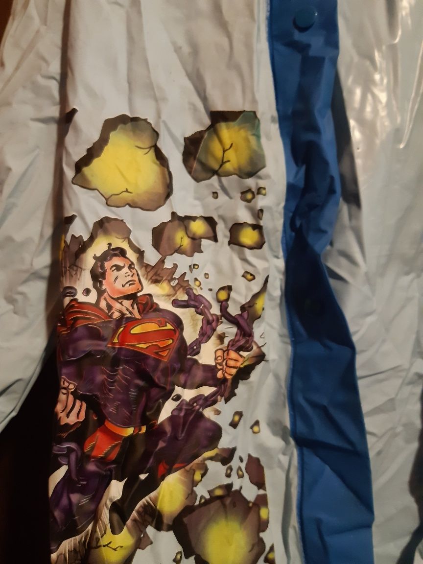 Kutrka przeciw deszczowa superman