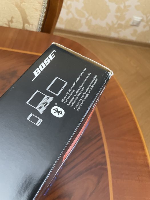 Bose soundlink speaker, нов. Комплект. Автозарядка Bose нов