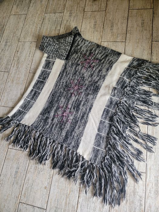 Продам пончо. Можно для беременных.