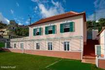 Moradia T3 Renovada com Vista Mar – Ribeira Brava