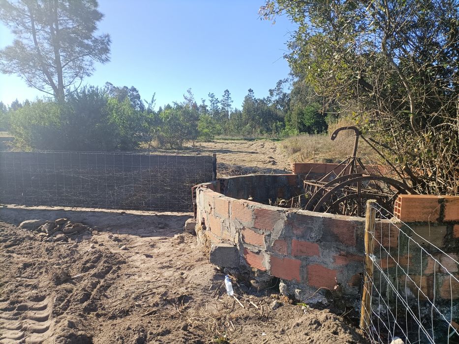 Terreno rústico com possibilidade de construção