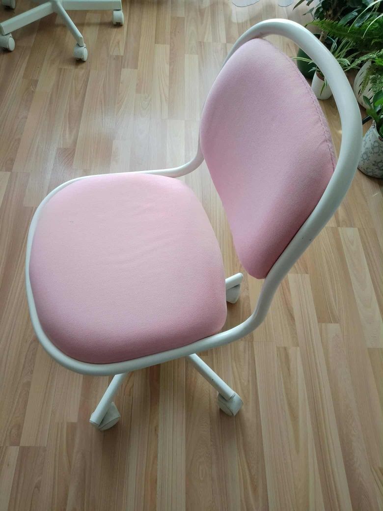 Dziecięce krzesełko biurkowe Ikea Orfjall Pink