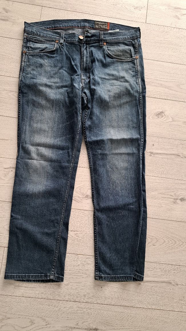Spodnie jeansy wrangler W36 L30