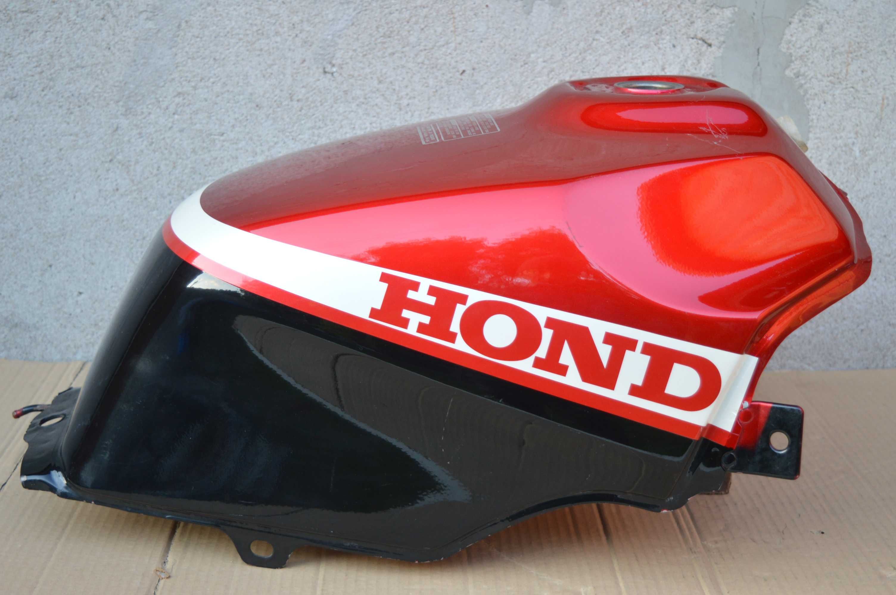 Honda VF 1000 f ZBIORNIK paliwa bak