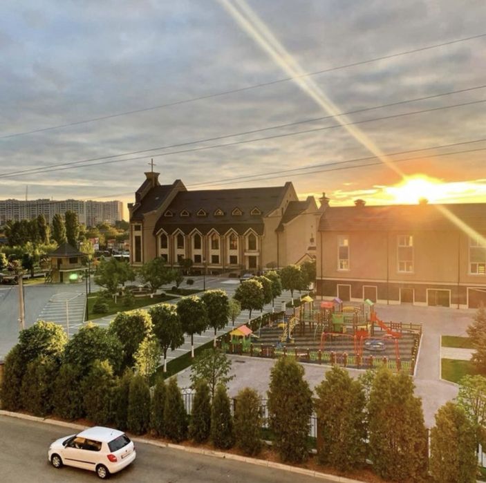 ЖК СОФІЯ 3 кімнатна,Дворівнева,Мінімальне оформлення,вул.Лесі Українки