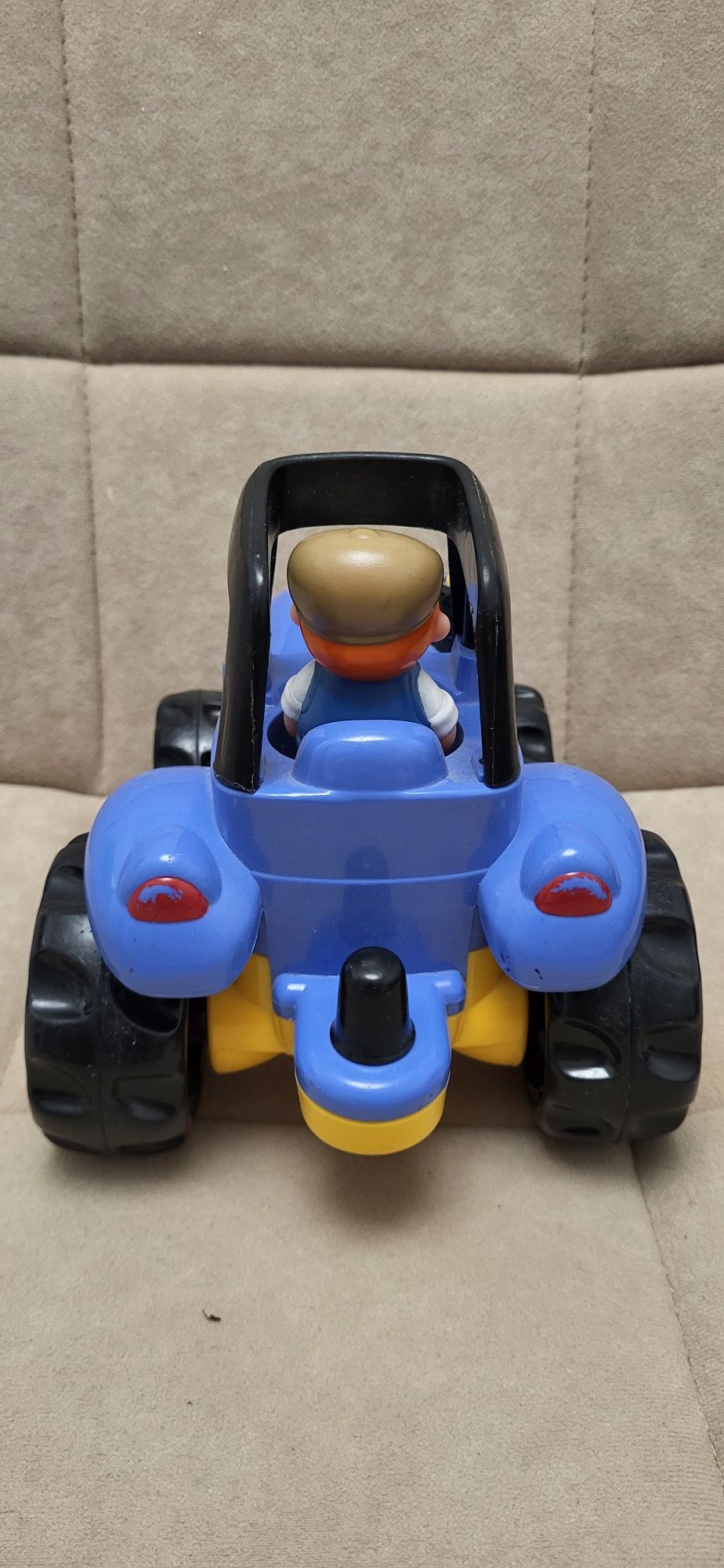 Продам детский трактор с прицепом