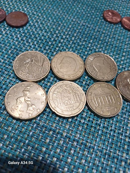 Vendo moedas de 20 cêntimos e 10cent