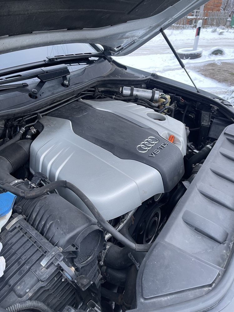 Продам Ауди Q7 2013г.в