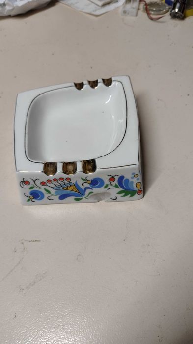 Popielniczka PRL porcelana Lubiana wzór kaszubski