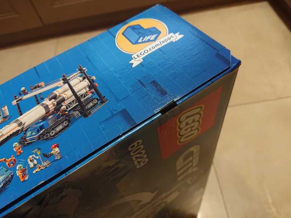 Nowe klocki LEGO City 60229 Transport i montaż rakiety