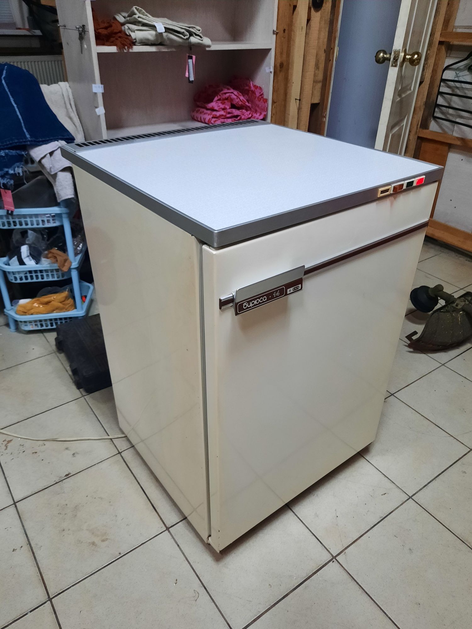 Продам морозильну камеру