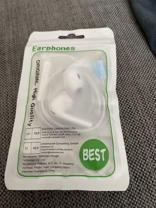 słuchawki douszne (earbuds).  Iphone