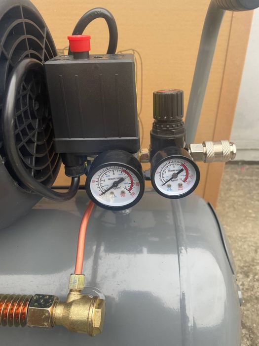 Компресор INTERTOOL PT-0007 50 л, 3,0 кВт, 220 В, 10 атм, 420 л/мин