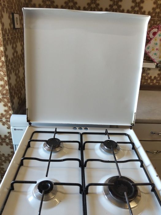 Fogao a botija. Funciona 3 bicos muito bem.