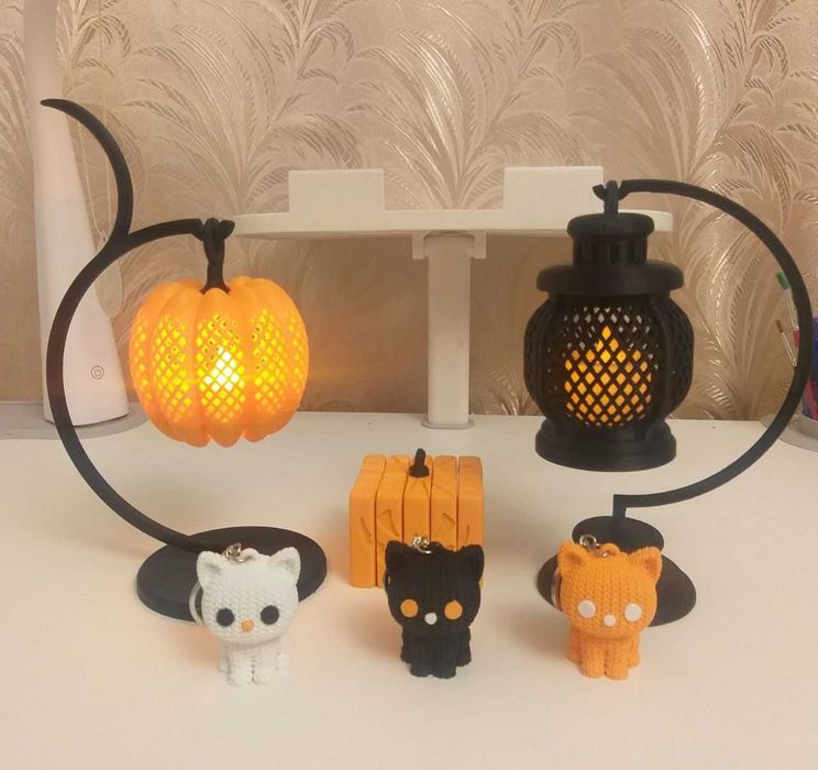 Брелоки ,світильники,