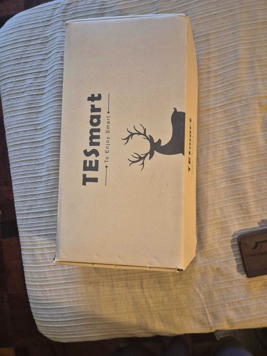 KVM Switch TESmart 4 PC to 2 Monitors ( ‎HKS0402A2U-EUBK )