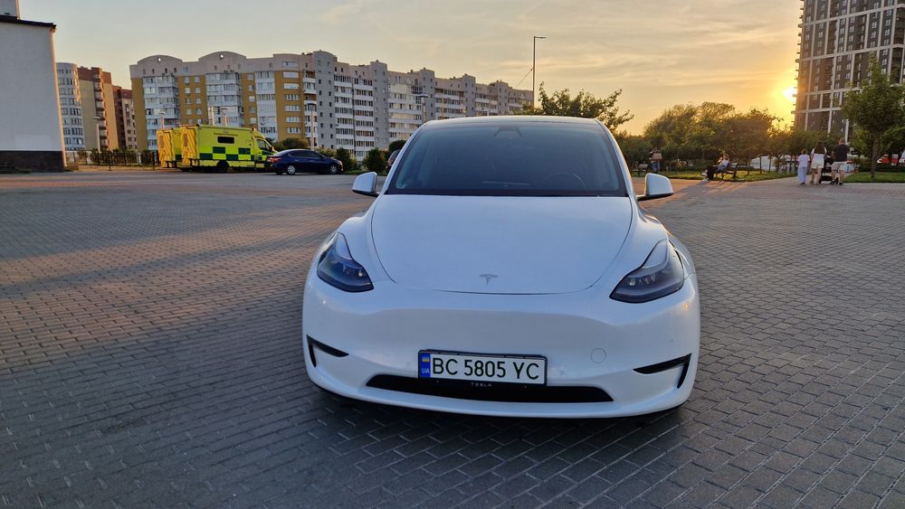 Tesla model Y Performance